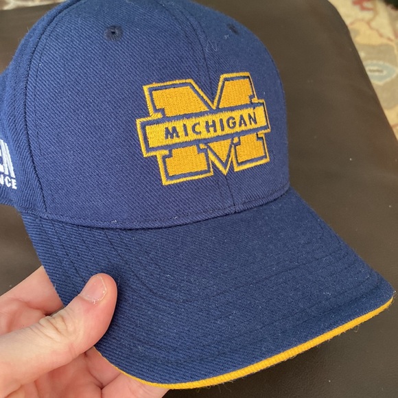 University of Michigan Big Ten Conference Hat. - Picture 9 of 10